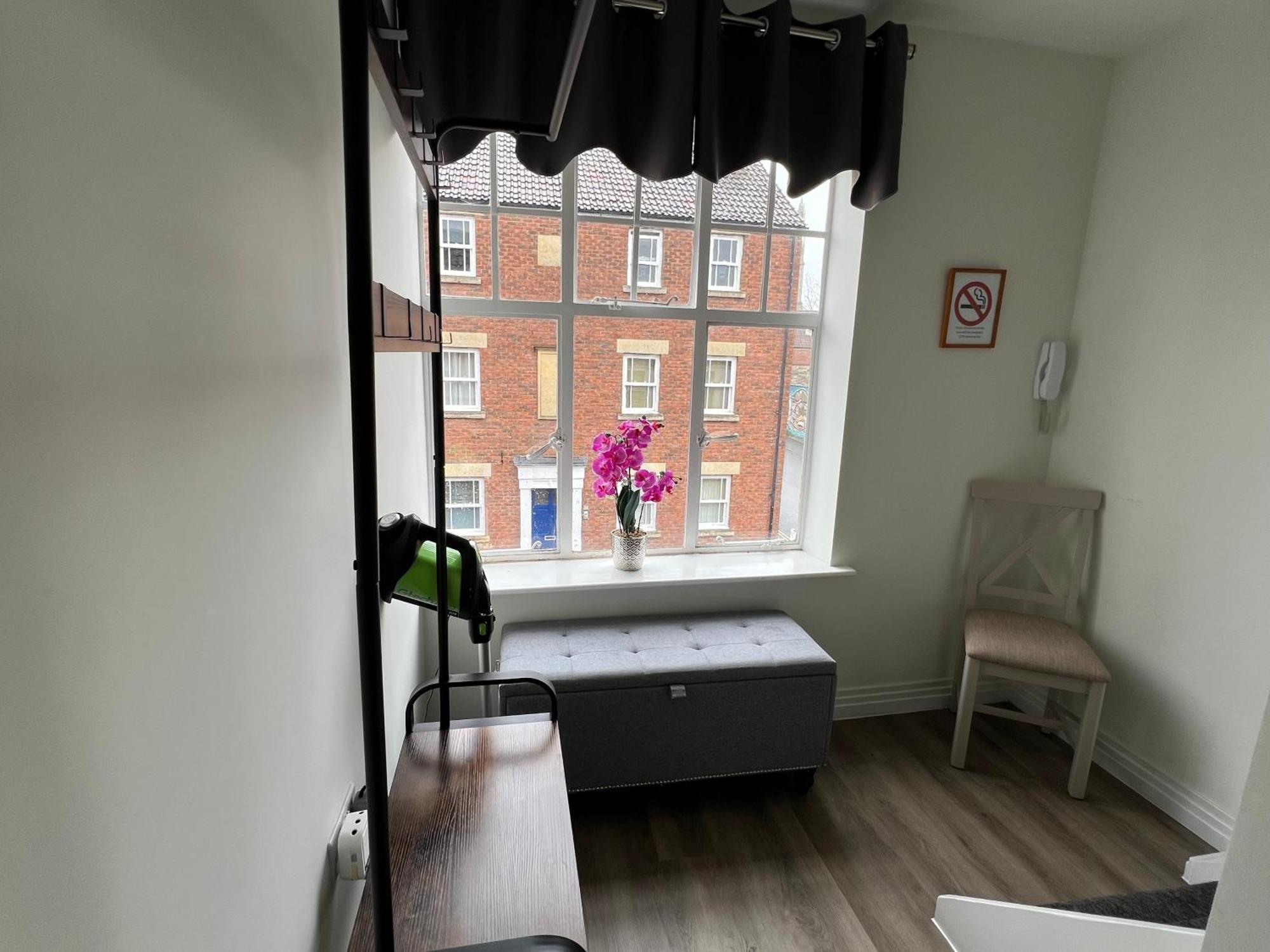 Glastonbury Secret Retreat - 1 Bd Split-Level Apt, Sleeps 3 Exterior foto